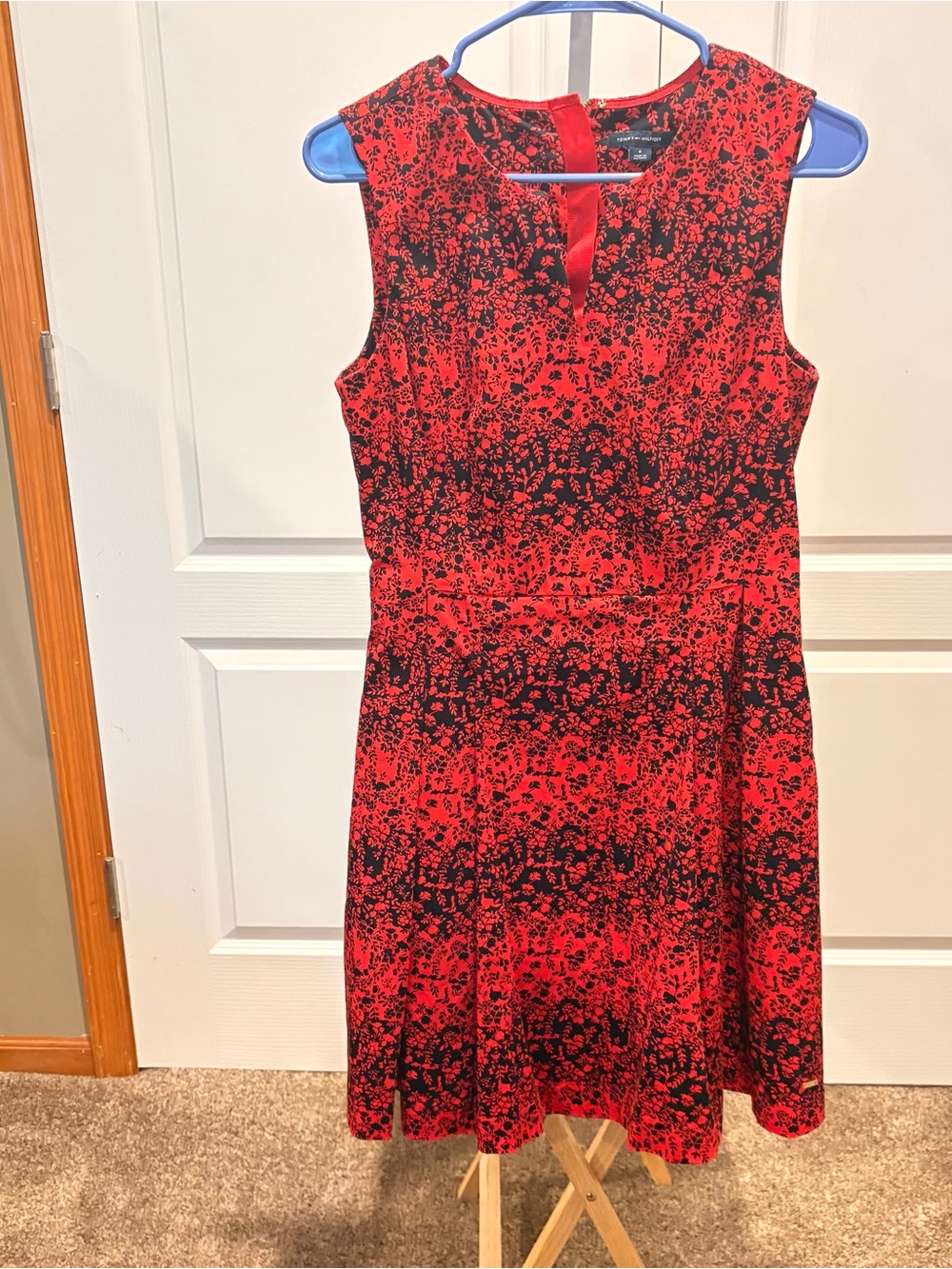 : Tommy Hilfiger Red Black Floral Sleeveless Dress Size 6 Fit & Flare